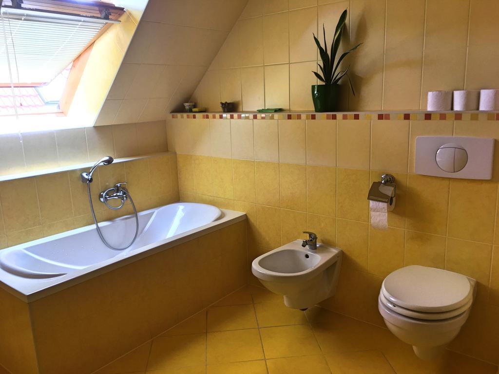 Petra Apartmanhaz Bytom Extérieur photo