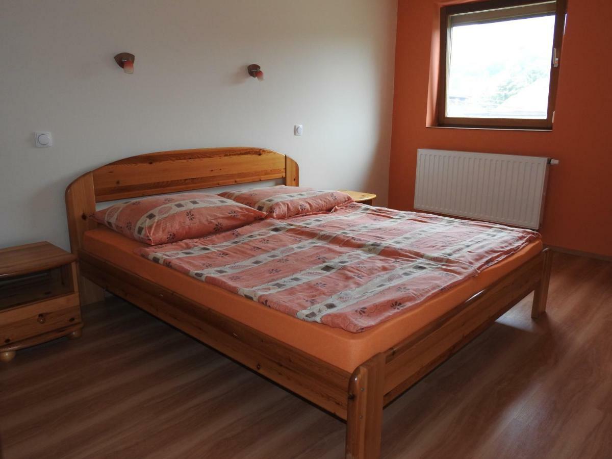 Petra Apartmanhaz Bytom Extérieur photo